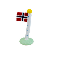 Skønt norsk flag med smiley på den ene side af flagknoppen.