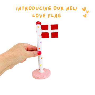 Kærligheds flag med masser af hjerter i skønne farver.