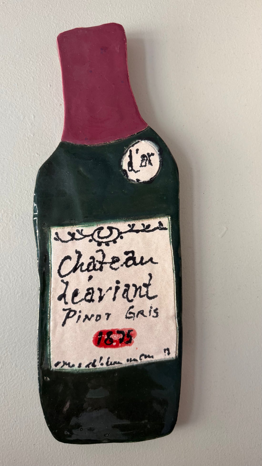 Rødvin,  keramisk Vægophæng Vinflaske. Redwine Wall object.
